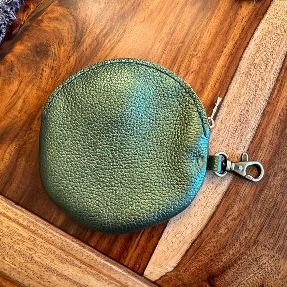 Portland Leather Gordita GREENCH Gordita Round Green Metallic Wallet Charm NEW - Picture 1 of 3